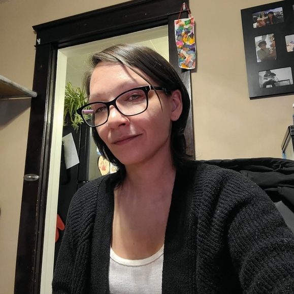 Meet your Posher, Carol - Picture 2 of 2